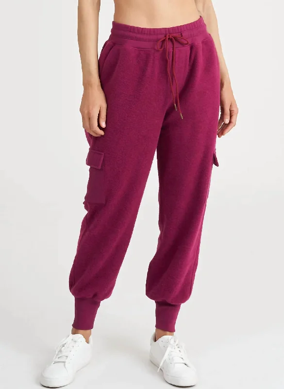 Women's Finley Joggers In Sangria